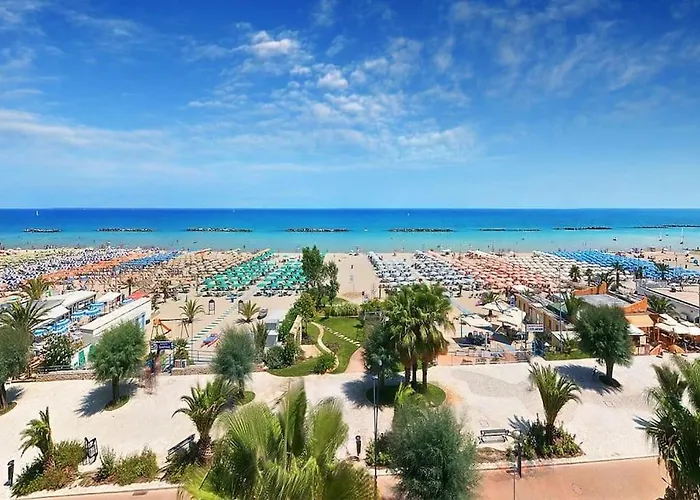 Dream Piano Terra Ampia Corte E Posto Auto 圣贝内代托-德尔特龙托