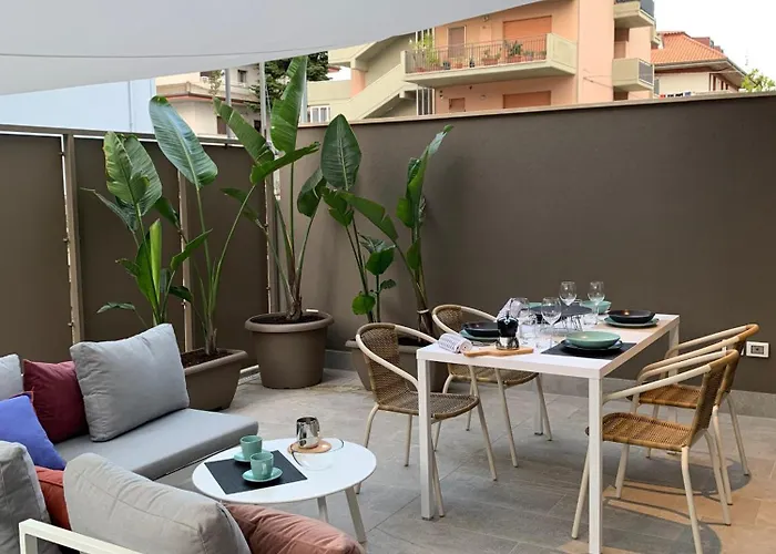 公寓 Dream Piano Terra Ampia Corte E Posto Auto 圣贝内代托-德尔特龙托