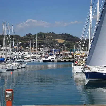 Dream Piano Terra Ampia Corte E Posto Auto Apartamento *