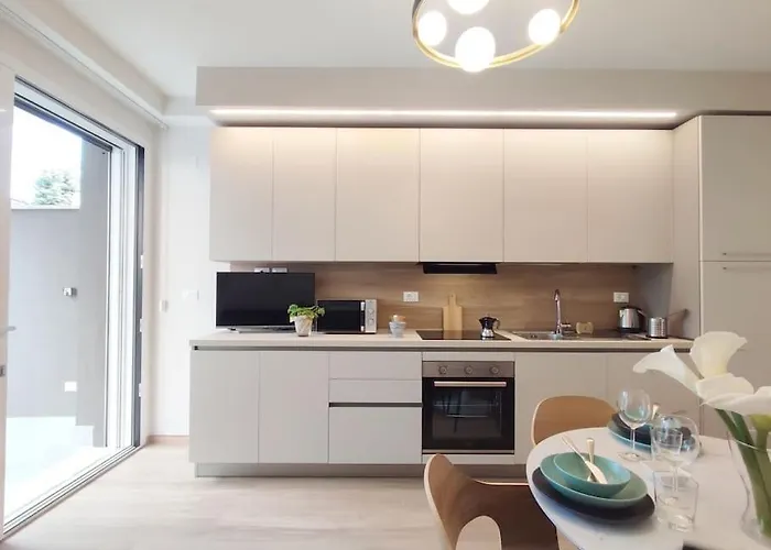 Dream Piano Terra Ampia Corte E Posto Auto Appartamento *