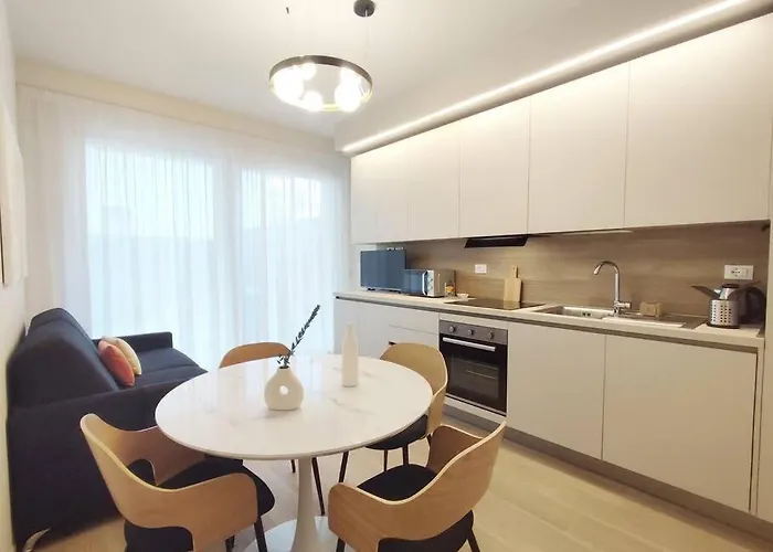 Apartament Dream Piano Terra Ampia Corte E Posto Auto *